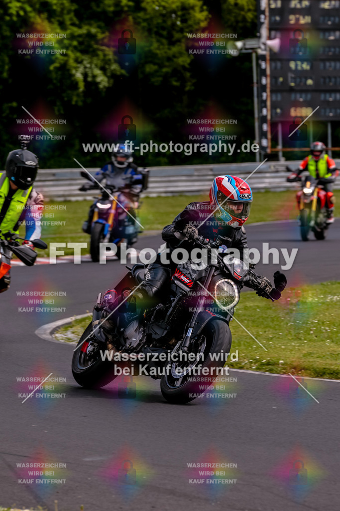 MotoTeamVBK-21028 | Hier findet Ihr Bilder von Touristenfahrten auf der Nürburgring Nordschleife oder von anderen Veranstaltungen die ich besucht habe. Viel Spass beim Durch Schauen 