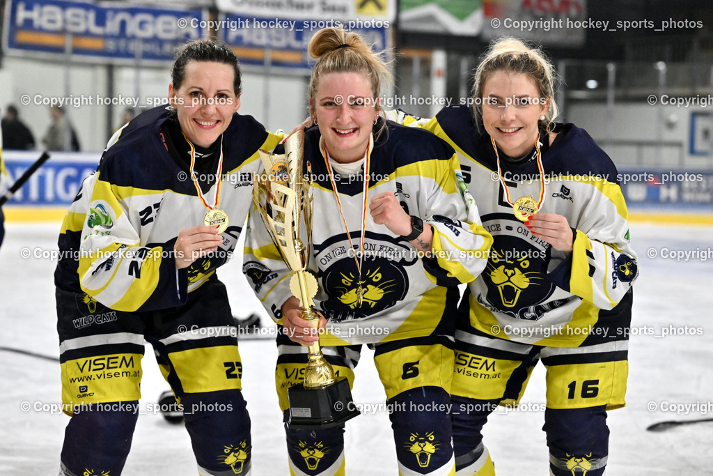 WILDCATS PATERNION & Lady Hawks Siegerehrung-Meisterfeier | #23 Stuppnig Iris WILDCATS PATERNION, #6 Jelovcan Selina WILDCATS PATERNION, #16 Anton Sandra WILDCATS PATERNION, WILDCATS PATERNION &amp; Lady Hawks Siegerehrung-Meisterfeier, WILDCATS PATERNION &amp; Lady Hawks Siegerehrung-Meisterfeier am 12.03.2025 in Steindorf (Ossiachersee Halle), Austria, (Photo by Bernd Stefan)