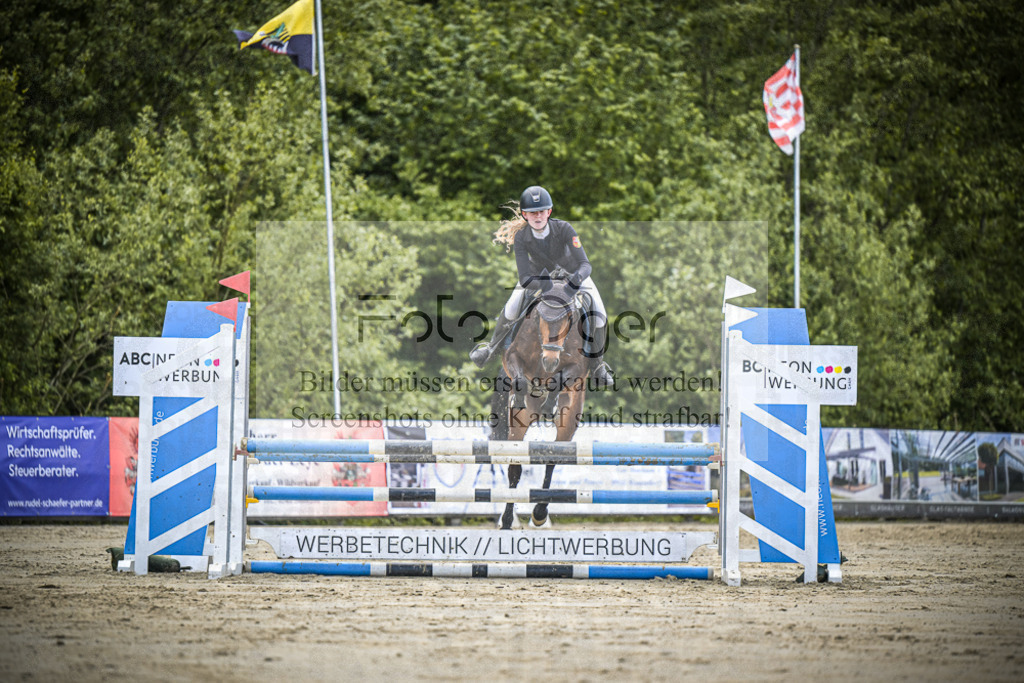 DOS_6508 | Entdecke hochwertige Reitturnierfotos von Foto Oger. Professionell, emotional und authentisch – jetzt Lieblingsmomente im Shop bestellen.Deutschlandweite Turnierfotografie. - Realisiert mit Pictrs.com