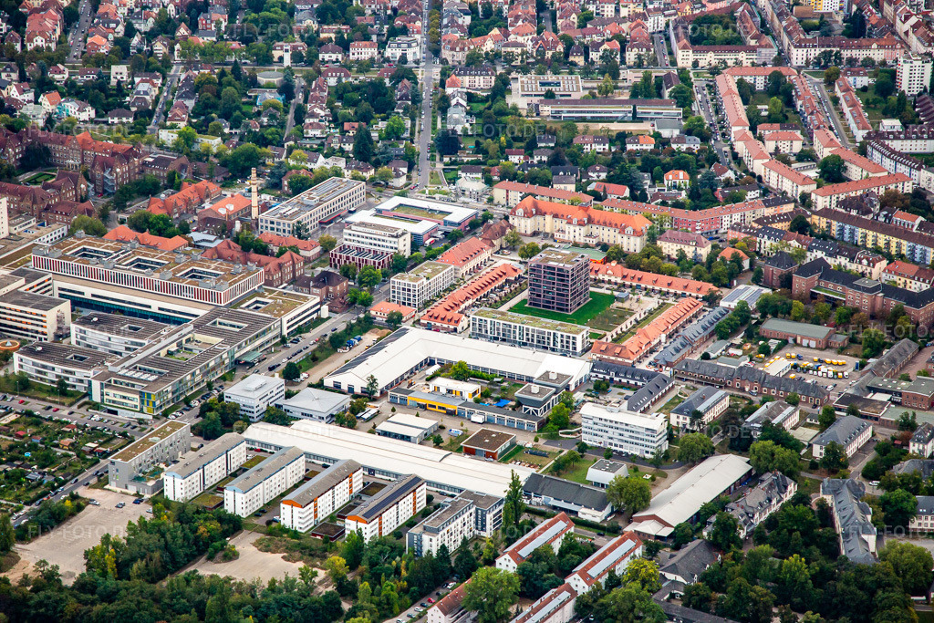 Luftbild: Städtisches Klinikum Karlsruhe im Ortsteil Nordweststadt in Karlsruhe im Bundesland Baden-Württemberg in Deutschland. Foto: IMG_138776.jpg vom 16.09.2023 durch Werner Riehm/FLY-FOTO.deWWW.KLINIKUM-KARLSRUHE.COM