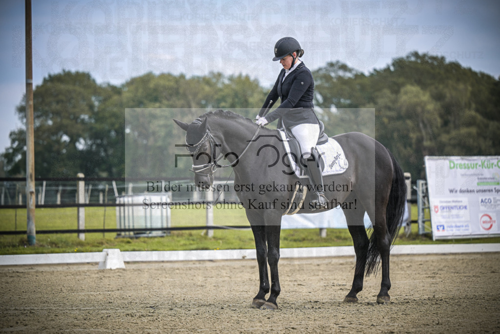 DOS_B521 | Entdecke hochwertige Reitturnierfotos von Foto Oger. Professionell, emotional und authentisch – jetzt Lieblingsmomente im Shop bestellen.Deutschlandweite Turnierfotografie. - Realisiert mit Pictrs.com