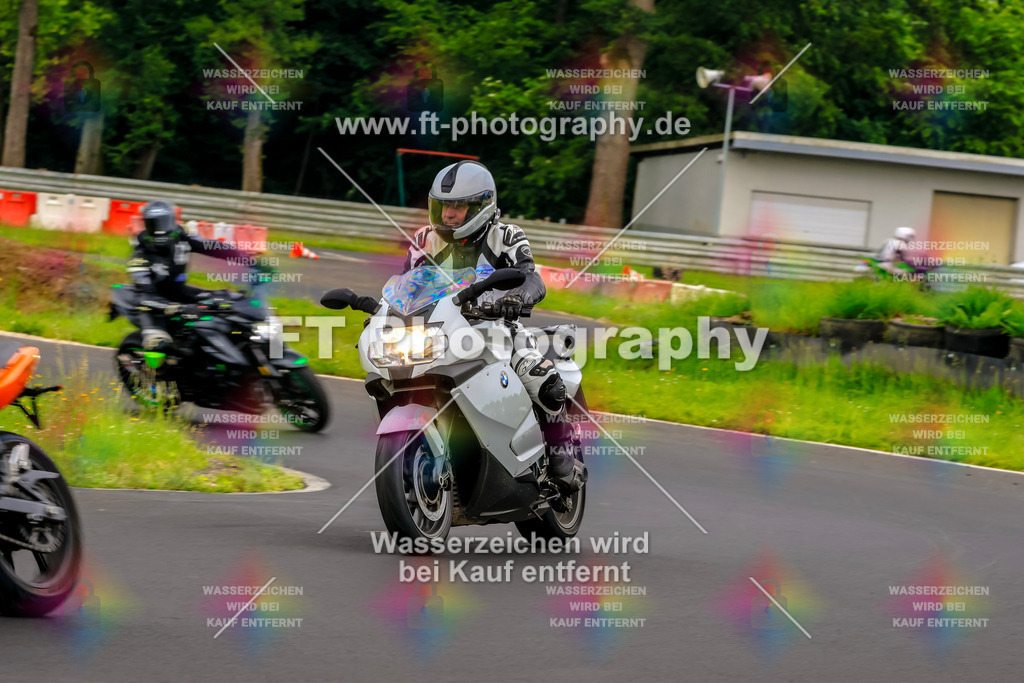 VBK-7487 | Hier findet Ihr Bilder von Touristenfahrten auf der Nürburgring Nordschleife oder von anderen Veranstaltungen die ich besucht habe. Viel Spass beim Durch Schauen 