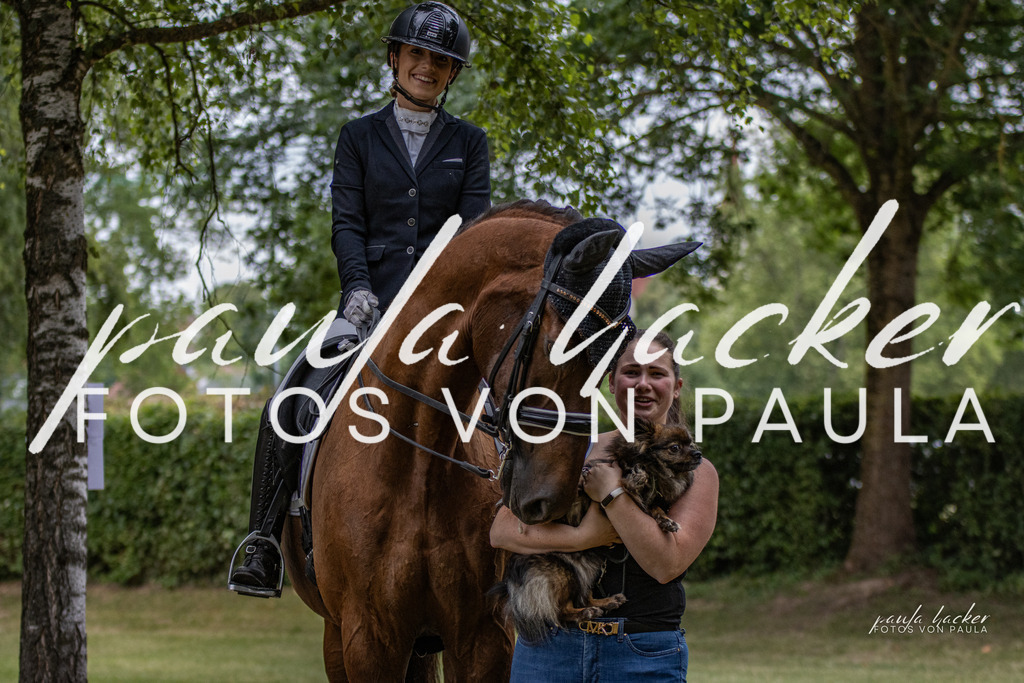 IMG_6683 | Erleben Sie dynamische Sport- und emotionale Tierfotografie in Süddeutschland mit Fotos von Paula. Spezialisiert auf Pferde- und Hundefotografie sowie Sportevents. Kontaktieren Sie mich für einzigartige und ausdrucksstarke Bilder Ihrer besonderen Momente. - Realisiert mit Pictrs.com