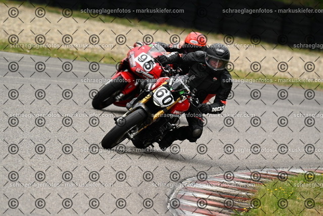 25bt02-1185 | markuskiefer.com - Realisiert mit Pictrs.com