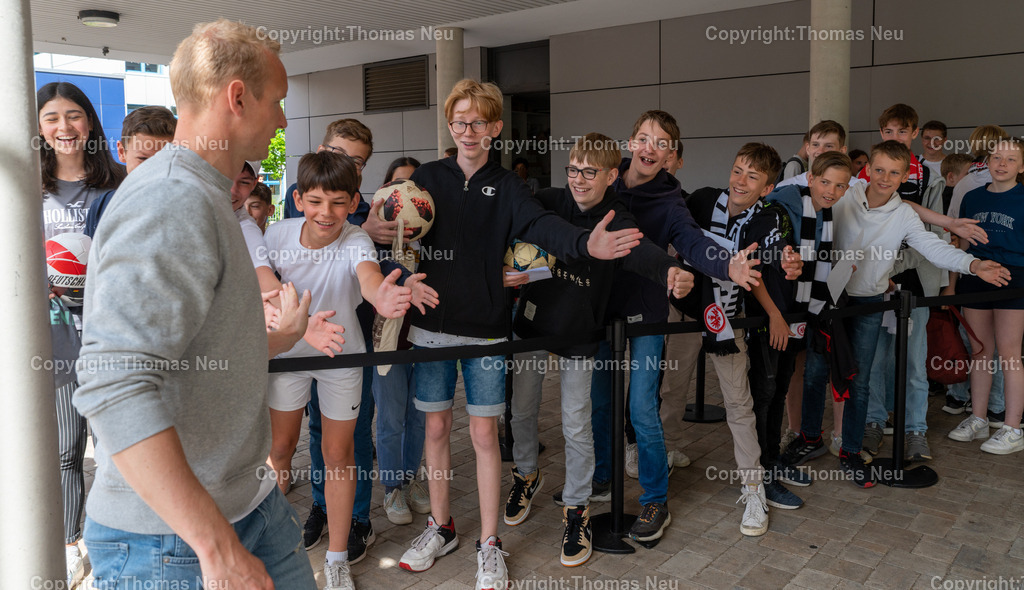 DSC_9105 | bbe, Bensheim, Goethegymnasium, Besuch von Sebastian Rode mit Fragerunden und Autogrammstunde, ,, Bild: Thomas Neu