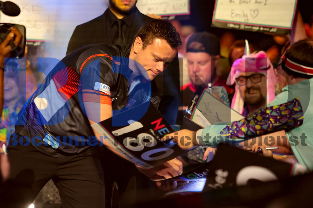 PDC European Darts Open 2024 | {headline}(Foto: Sebastian Sendlak / BOND) - Realisiert mit Pictrs.com