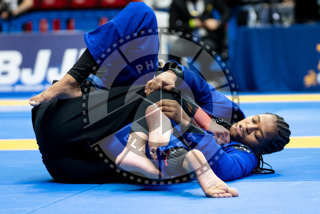 20240121PBB5079 | Fighters compete during the second day of the IBJJF European Championship in Paris, France, on January 21, 2024.