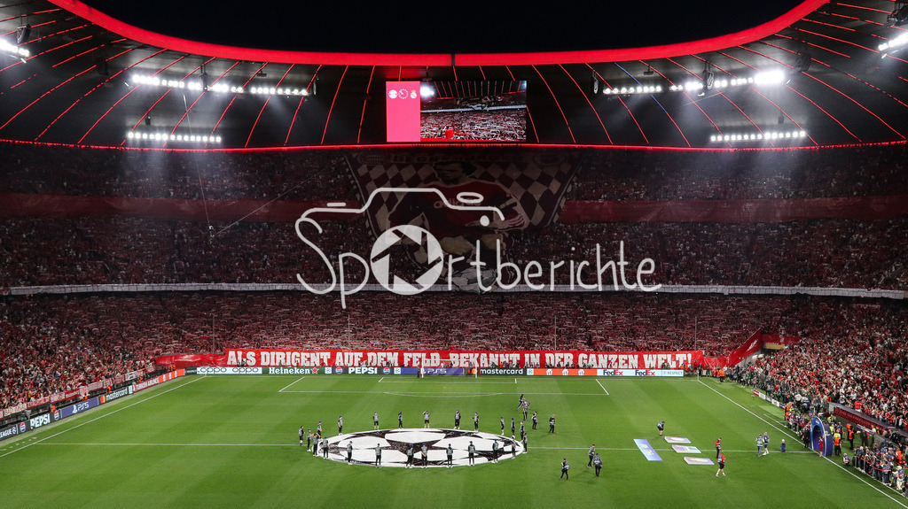 FC Bayern München - Real Madrid | Die Fans des FC Bayern gedenken Franz Beckenbauer mit einer Choreographie vor dem Heimspiel gegen Real Madrid / Choreo / Ultras / Südkurve München / Kaiser Franz / Symbolbild