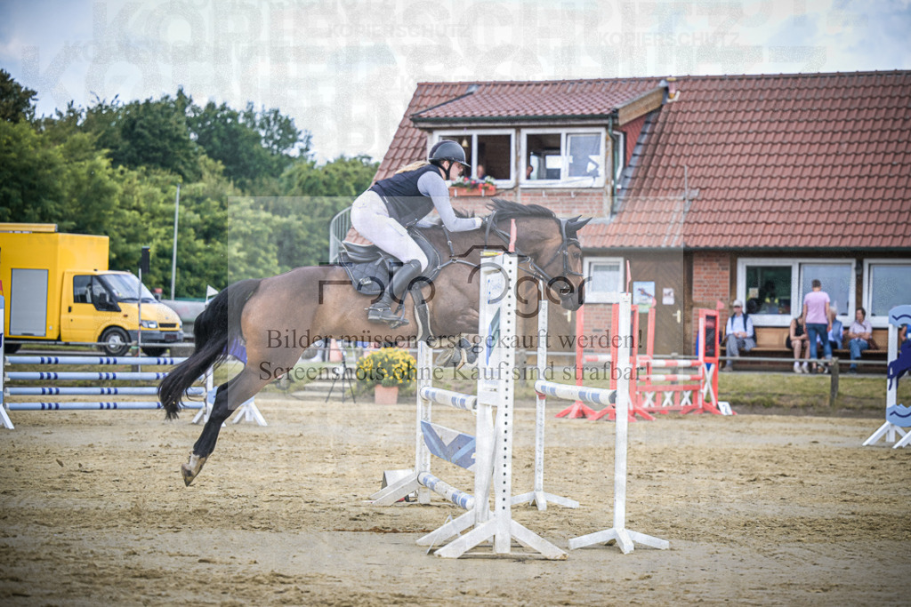 DOS_9571 | Entdecke hochwertige Reitturnierfotos von Foto Oger. Professionell, emotional und authentisch – jetzt Lieblingsmomente im Shop bestellen.Deutschlandweite Turnierfotografie. - Realisiert mit Pictrs.com