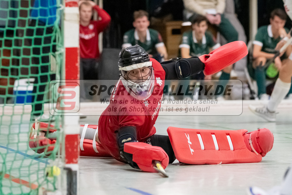 SFE_20240113_0052 | Mülheim, Deutschland, 13.01.2024: Lennard Leist (Rot-Weiss Köln) in Aktion waehrend des Spiels der Halle 1. Bundesliga Herren zwischen Uhlenhorst Mülheim vs Rot-Weiss Köln im Sporthalle Lehnerstr. (HTCU) am 13.01.2024 in Mülheim, Deutschland. (Foto von Stephan Fehrmann)

Mülheim, Germany, 13.01.2024: Lennard Leist (Rot-Weiss Köln) in action during the game of Halle 1. Bundesliga Herren between Uhlenhorst Mülheim vs Rot-Weiss Köln in Sporthalle Lehnerstr. (HTCU) at 13.01.2024 in Mülheim, Deutschland. (Foto von Stephan Fehrmann)