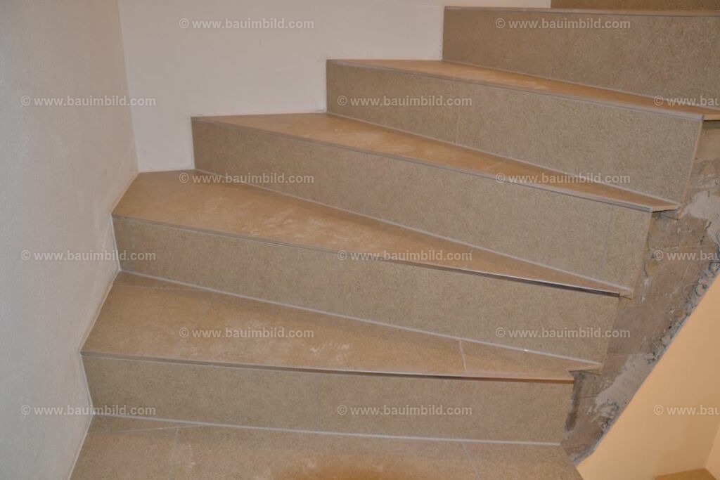bib-lg21-fliesenlegerarbeiten-0036 | Nach LV-Leistungsgruppen sortierte Detailfotos über den Bau eines Hauses. Alle Hausbau-Bilder direkt vom Urheber und Autor der Website Haus-Selber-Bauen.com