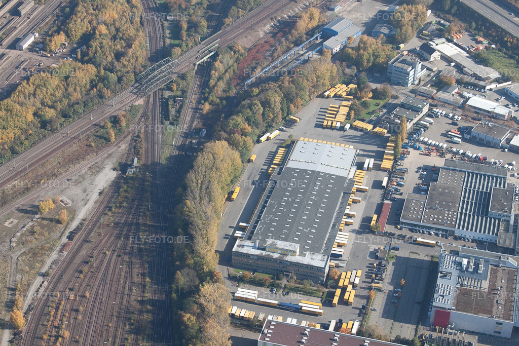 Luftbild: Lagerhallen und Speditionsgebäude SWS-Speditions-GmbH, Ottostraße im Ortsteil Durlach in Karlsruhe im Bundesland Baden-Württemberg in Deutschland. Foto: IMG_35021.jpg vom 31.10.2010 durch Werner Riehm/FLY-FOTO.de