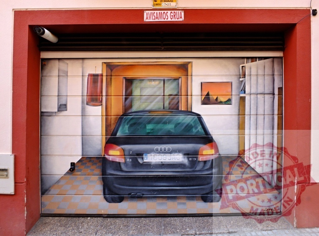 Garage door featuring trompe-l'œil mural painting a car | Garage door showing a trompe-l'œil mural painting featuring a car in an illusory garage - Realisiert mit Pictrs.com