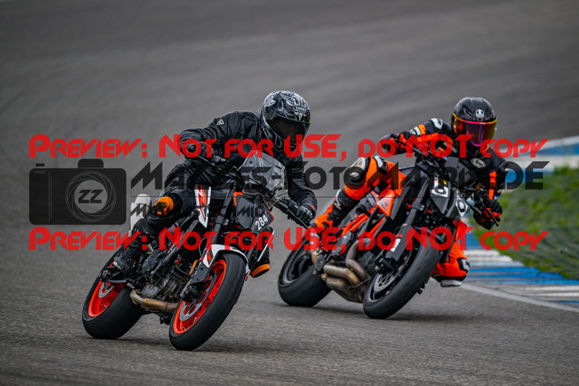 MaZZes_FotoMatrix_240701_6007705_4738 | GELB