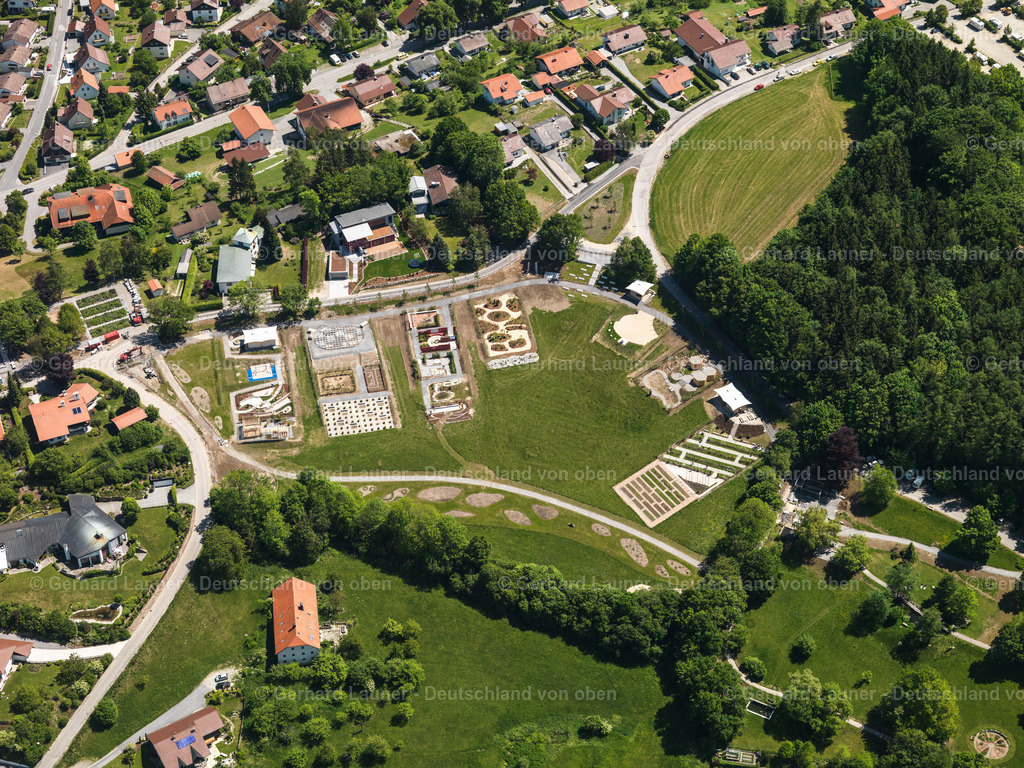 2724098 | WALDKIRCHEN 19.05.2007 Wohngebiet einer Einfamilienhaus- Siedlung  in Waldkirchen im Bundesland Bayern, Deutschland // Single-family residential area of settlement  in Waldkirchen in the state Bavaria, Germany Foto: Gerhard Launer