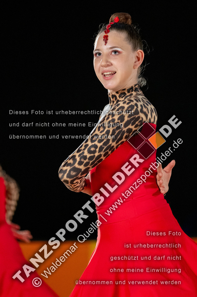 20250504-01029 | Hier finden Sie Tanz Bilder vom Latein und Standard Formationen tanzen. Sportbilder vom Tanzsport. Schöne Fotos und von Weltmeisterschaft, Europameisterschaft, Bundesliga, Regionalliga, Oberliga und Landesliga sowie von GOC Stuttgart, DanceComp, WM Bremen