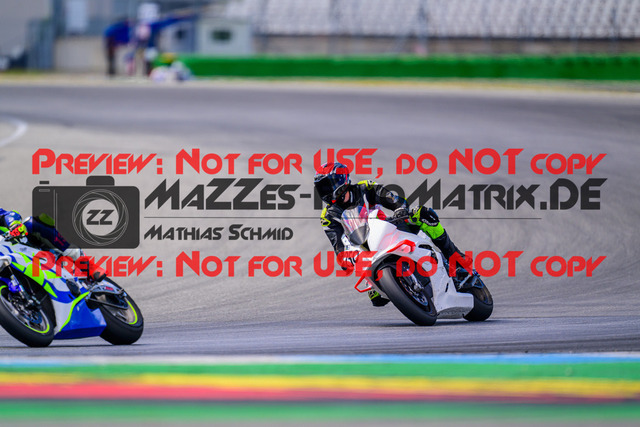 MaZZes_FotoMatrix_240615_3910 | WEISS