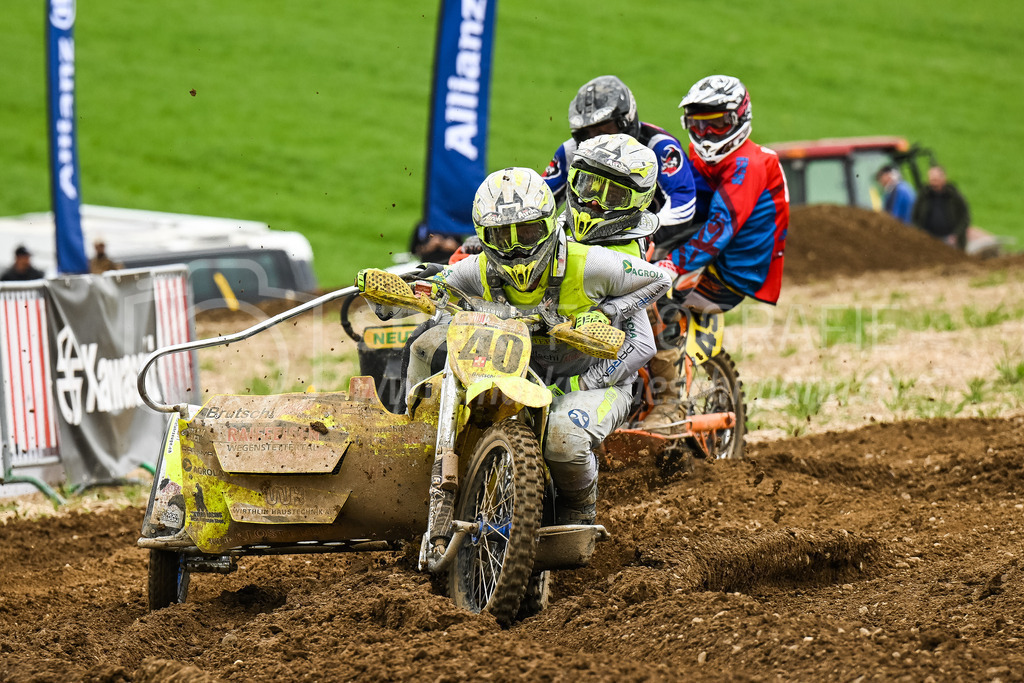 Motocross Schlatt bei Winterthur - 30. April 2023 | #40 Schlienger Dominik / Intlekofer Daniel aus Wegenstetten (CH) auf WSP Yamaha in der Kategorie Seitenwagen am Motocross Schlatt bei Winterthur, 30. April 2023. 
Instagram: @mx_schlatt | @mc_wila | @sam_schweiz
Bild: Sportfotografie Markus Aeschimann | www.markus-aeschimann.ch - Realisiert mit Pictrs.com