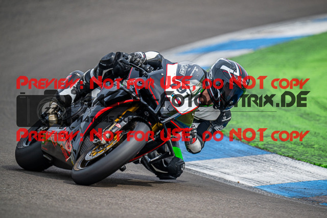 MaZZes_FotoMatrix_230410_3940 | ROT