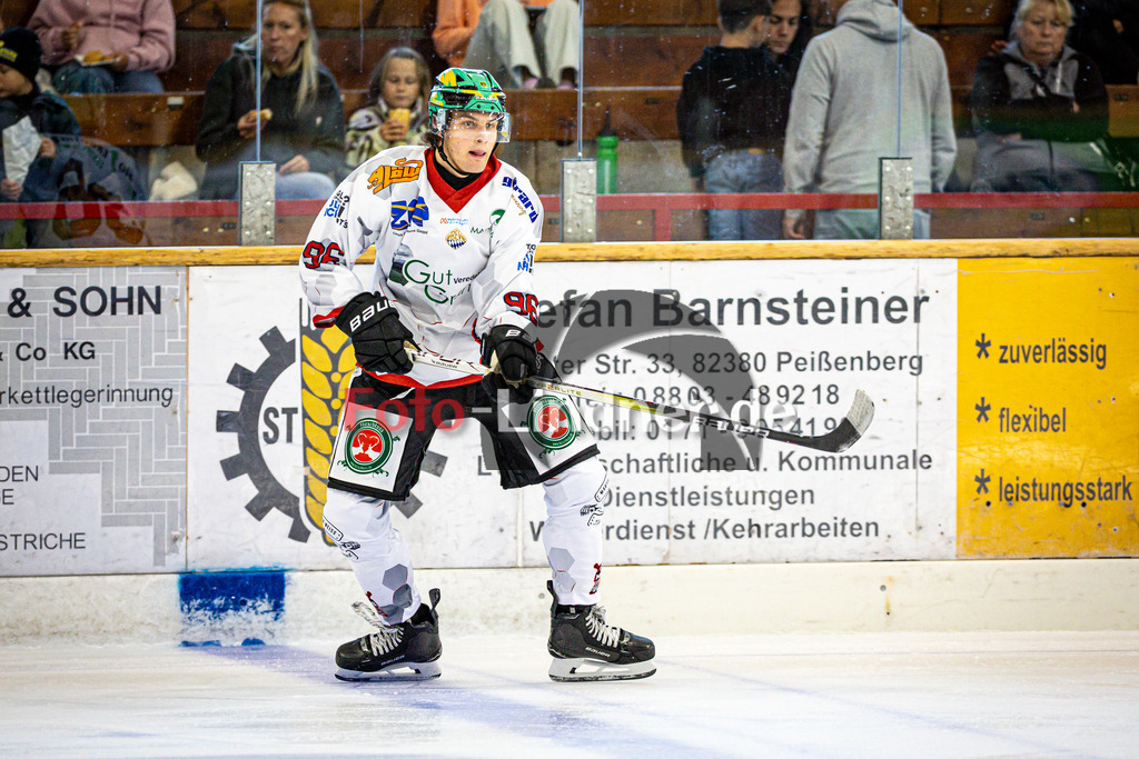 MINERS Meet&amp;Greet Showtraining | MINERS Meet &amp; Greet 2025, MINERS Meet&amp;Greet Showtraining, 20250906,, 2025-09-06 in Peißenberg  (Eishalle Peißenberg), Korbinian HOPPER, Copyright: WolfgangxLindner www.foto-lindner.de