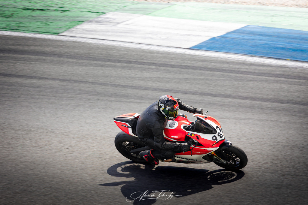 Ducati Trackday Hockenheimring 2026 | Entdecken Sie die faszinierende Welt von Alexander Tschuncky Arts: Kreative Fotografie, atemberaubende Automobilkunst und hochwertiger Bilderdruck. Lassen Sie sich inspirieren! - Realisiert mit Pictrs.com