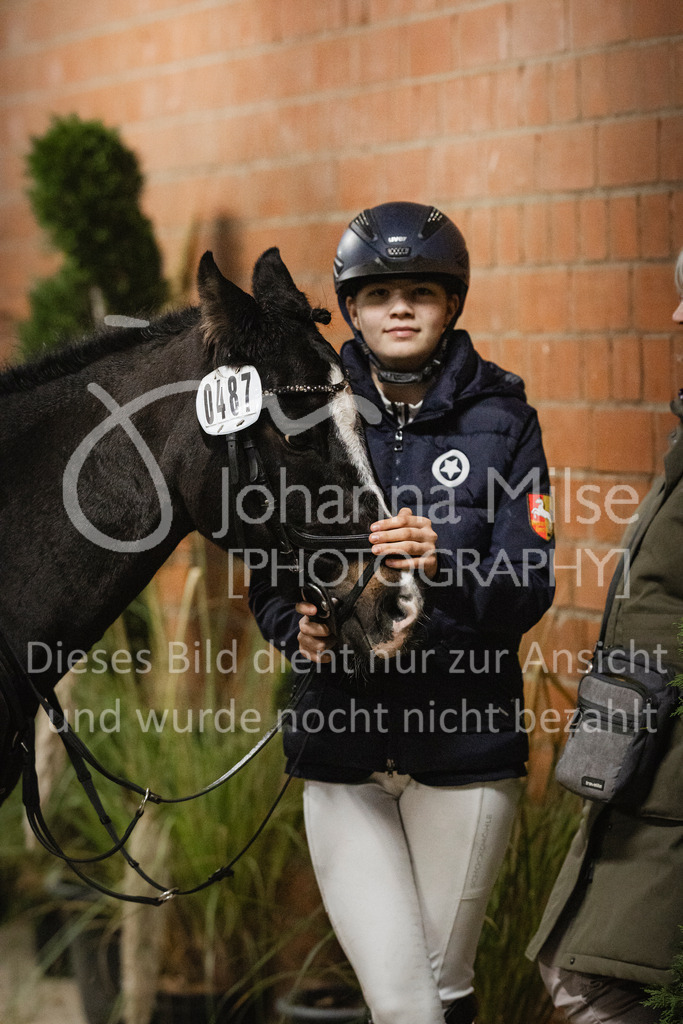 231118_PonyTrophy-282 | Deine schönsten Turniermomente als professionelle Fotos! Entdecke hochwertige Pferdesport-Fotografie im Online-Shop. Jetzt Fotos finden & bestellen!