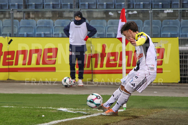 Austrian Bundesliga: Grazer AK 1902 vs LASK | GRAZ, AUSTRIA, 13.DEC.25 - SOCCER - ADMIRAL Bundesliga, Grazer AK 1902 vs LASK. The image shows Sascha Horvath (Lask) by a corner.