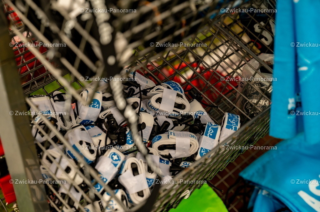 2024_0615_KoberbachTriathlon_Talsperrenlauf_Meilen_Jedermann_Kobylon_OffTopic_DSC_8518 | Urban. Natur. Panorama. Luftbild. 
Der Bildershop für aufregende Perspektiven!
Für Deko, Wandbild und Kalender!
Wir bringen LED-Bilder zum Leuchten!
