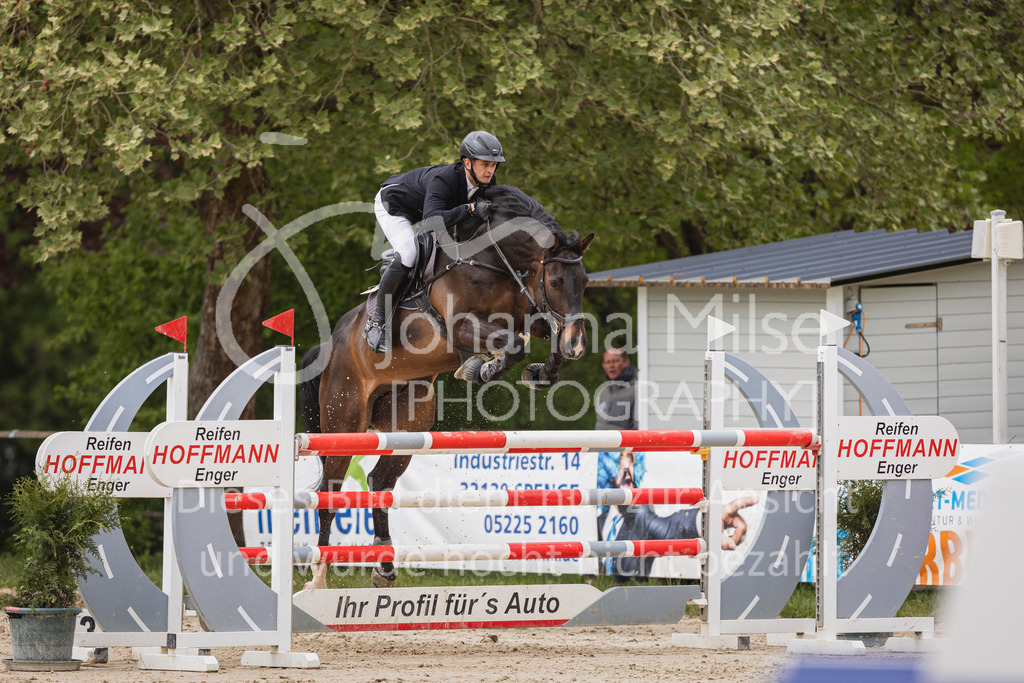 250504_SpengeW_M2-Spr-486 | Deine schönsten Turniermomente als professionelle Fotos! Entdecke hochwertige Pferdesport-Fotografie im Online-Shop. Jetzt Fotos finden & bestellen!