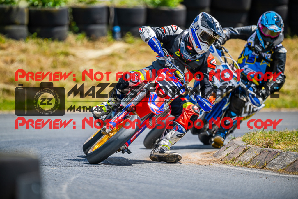 MaZZes_FotoMatrix_220529_8223 | Fotograf Mathias Schmid
Sportfotograf,
Eventfotograf,
Hochzeitsfotograf,
Portraitfotograf