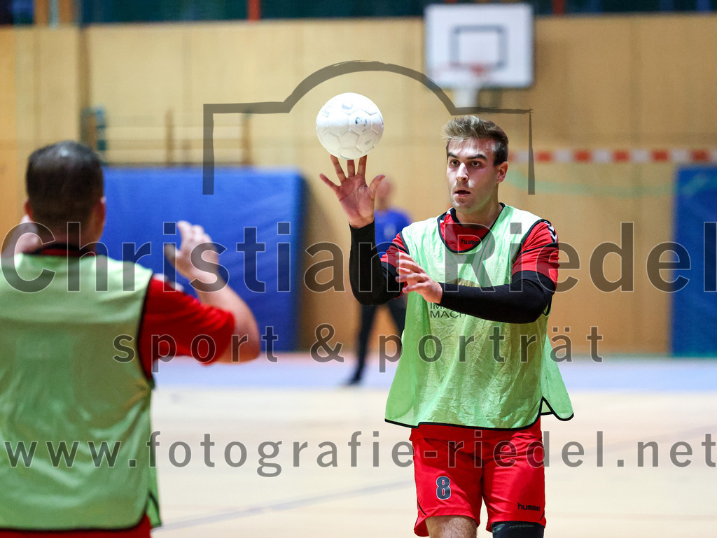 2022-10-01_031_SpVgg_Altenerding_II_gegen_TSV_Taufkirchen-Vils | Erding, Deutschland, 01.10.2022:
Handball, Bezirksklasse Männer 2022 / 2023, 1. Spieltag, SpVgg Altenerding II gegen TSV Taufkirchen/Vils, Endergebnis: 21:32

Niklas Zech (SpVgg Altenerding, #8)

Foto: Christian Riedel / fotografie-riedel.net