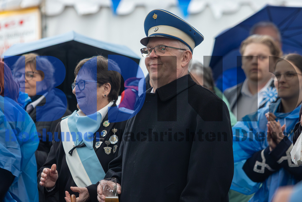 JEM_ZAPMAI20250424-15 | bond - Realisiert mit Pictrs.com