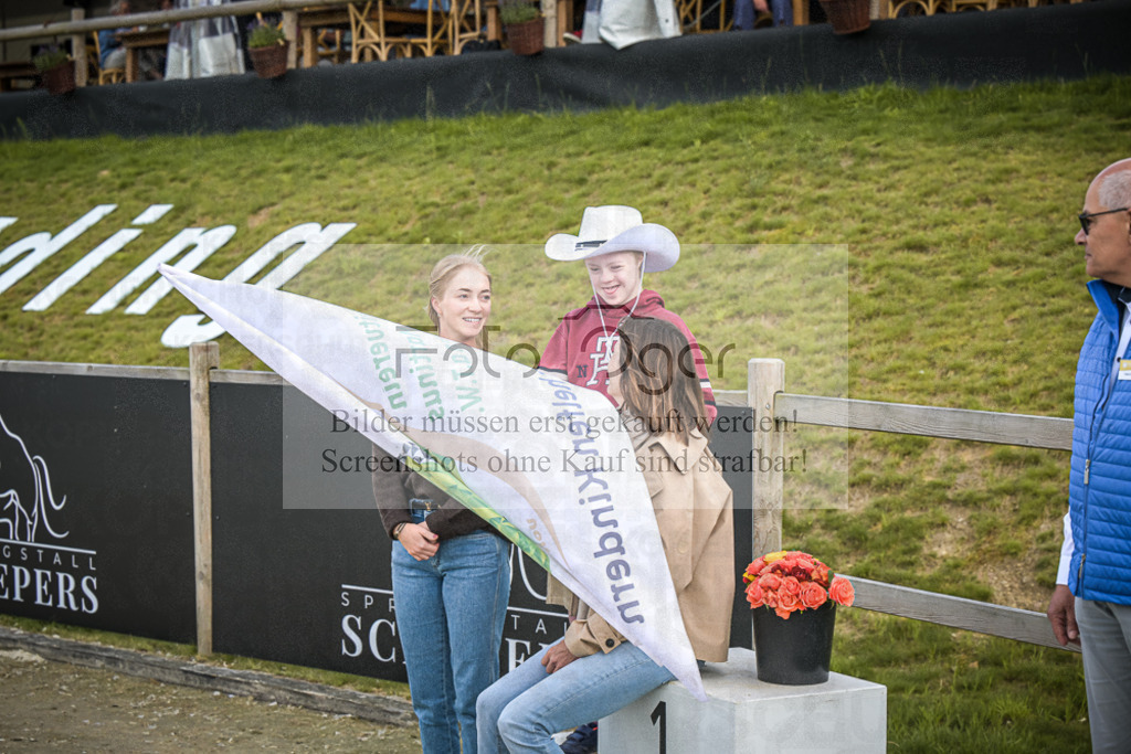 DOS_0015 | Entdecke hochwertige Reitturnierfotos von Foto Oger. Professionell, emotional und authentisch – jetzt Lieblingsmomente im Shop bestellen.Deutschlandweite Turnierfotografie. - Realisiert mit Pictrs.com