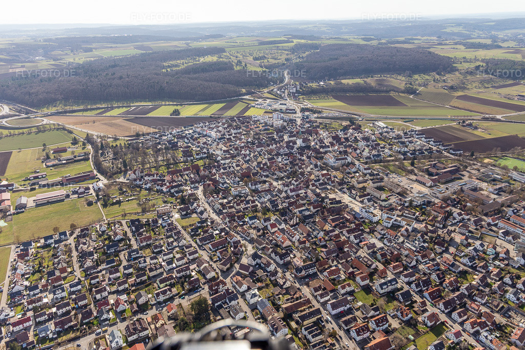 Luftbild: Ortsübersicht aus Nordwesten in Renningen im Bundesland Baden-Württemberg in Deutschland. Foto: IMG_125004.jpg vom 20.02.2021 durch Werner Riehm/FLY-FOTO.de