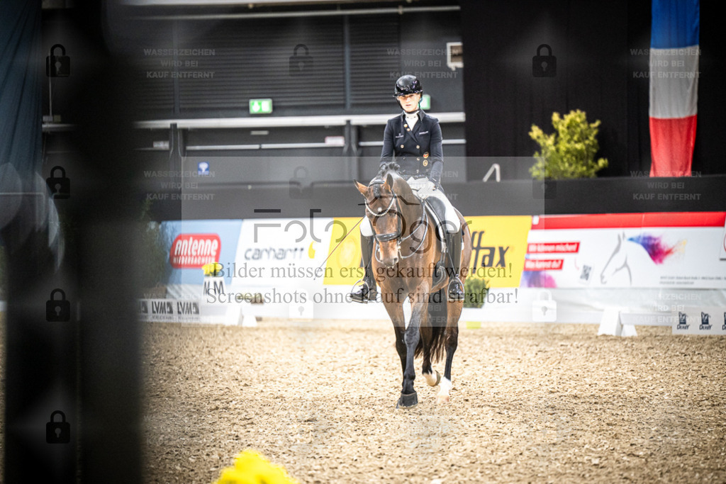 DOS_0063 | Entdecke hochwertige Reitturnierfotos von Foto Oger. Professionell, emotional und authentisch – jetzt Lieblingsmomente im Shop bestellen. - Realisiert mit Pictrs.com