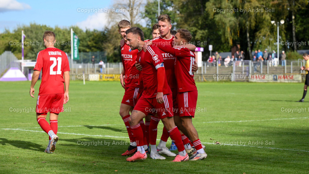 VfR Neumünster vs SpVg Eidertal Molfsee | Jubel bei der SpVg Eidertal Molfsee nach dem 2-3 durch Luca Aouci (Molfsee #19) - Fußball-Oberliga Männer 2024/2025 / VfR Neumünster vs SpVg Eidertal Molfsee / VfR-Stadion / Neumünster / 29.09.24 - Realisiert mit Pictrs.com