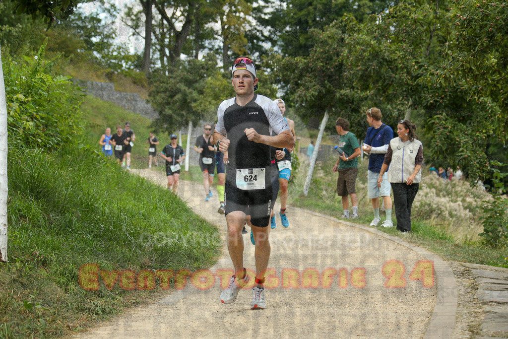250824_1419_EX1_5824 | Sportfotografie im Rhein-Sieg Kreis, Köln, Bonn, NRW, Rheinland Pfalz, Hessen, etc. Unser Tätigkeitsfeld umfasst den Laufsport vom Volkslauf über den Marathon, Duathlon, Triathon bis zum Ultralauf wie Kölnpfad Ultra oder Schindertrail.