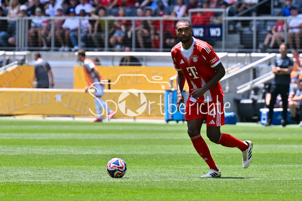 FC Bayern München - TQL Stadium | am BAll Jonathan TAH (FC Bayern Muenchen 4) / Einzelfoto / Freisteller / FIFA Club World Cup: FC Bayern Muenchen - Auchkland City FC, TQL Stadium am 15.06.2025 / BLD / ZDF / NOT FOR SALE IN USA