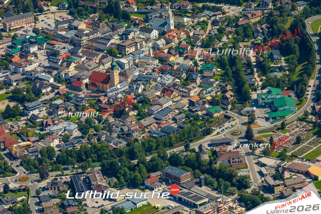 Luftaufnahme der Stadt Schladming - Die Luftaufnahme wurde 2025 vom UL-Flugzeug heraus erstellt ( keine Drohne ) - Hochauflösende Luftaufnahme - für professionelle Ausdrucke geeignet. Die Geschenkidee !Mit Lizenz und Bildrechte bestellbar