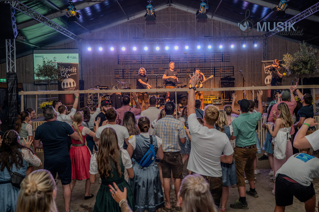 DSC_3462 | "Fussifoto.com – Ihr Ansprechpartner für hochwertige Fotografie! Entdecken Sie kreative Bilder und professionelle Dienstleistungen. Kontaktieren Sie uns für Ihre Projekte!"