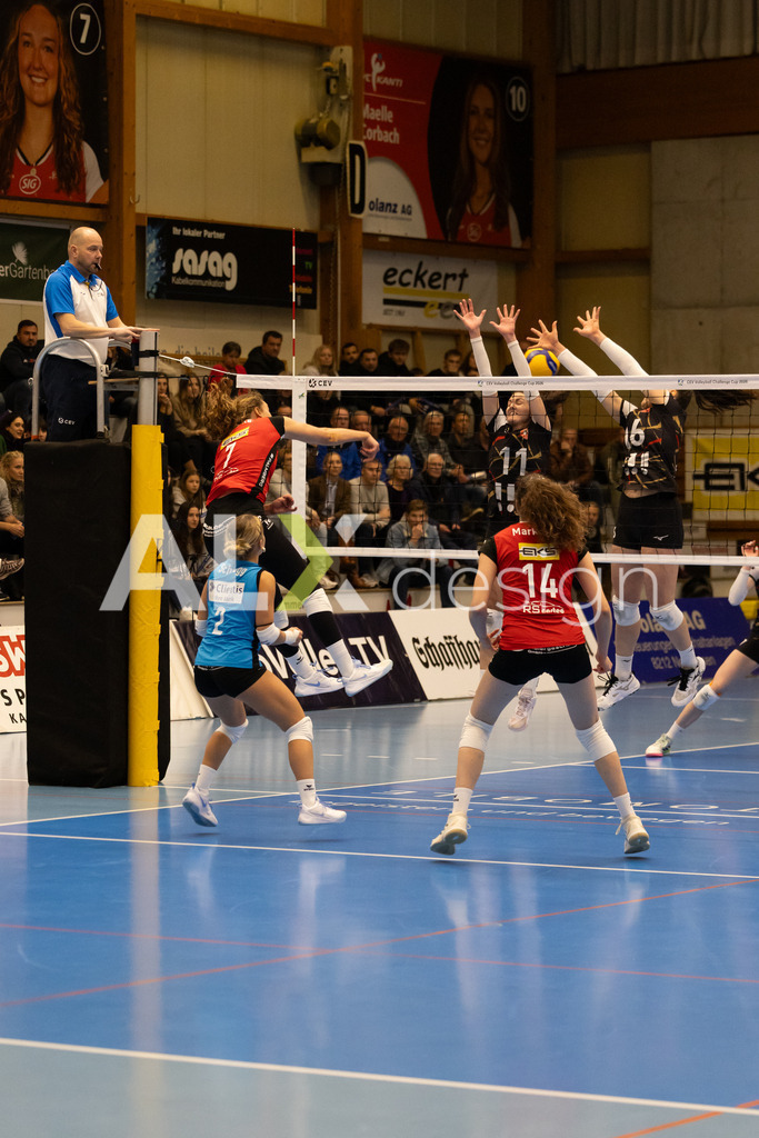 Volleyball I Frauen I Saison 2025-2026 I CEV Volleyball Challenge Cup 2026 | Women I 16th Finals I VC Kanti Schaffhausen - TJ Ostrava I 03.12.2025 | VC Kanti Schaffhausen - 7 Erin Shomaker (USA) – Aussen - Realisiert mit Pictrs.com