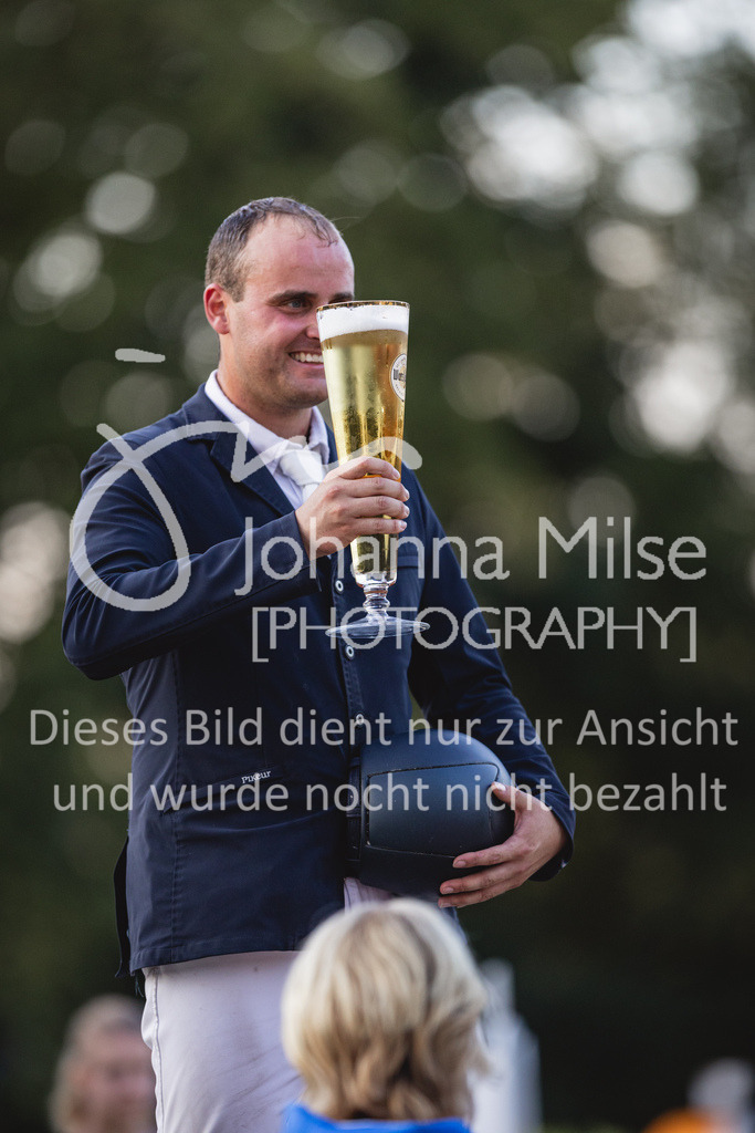 230826_Delbrueck_S1-Spr-985 | Deine schönsten Turniermomente als professionelle Fotos! Entdecke hochwertige Pferdesport-Fotografie im Online-Shop. Jetzt Fotos finden & bestellen!