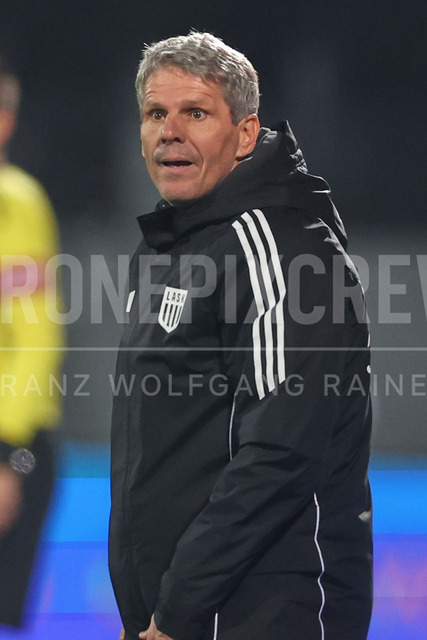 UEFA Europa League 2025/26: SK Sturm Graz vs SK Brann | Graz, Austria, 29.JAN.26 - SOCCER - UEFA Europa League, SK Sturm Graz vs SK Brann Bergen. The image shows headcoach Dietmar Kuehbauer (Lask).