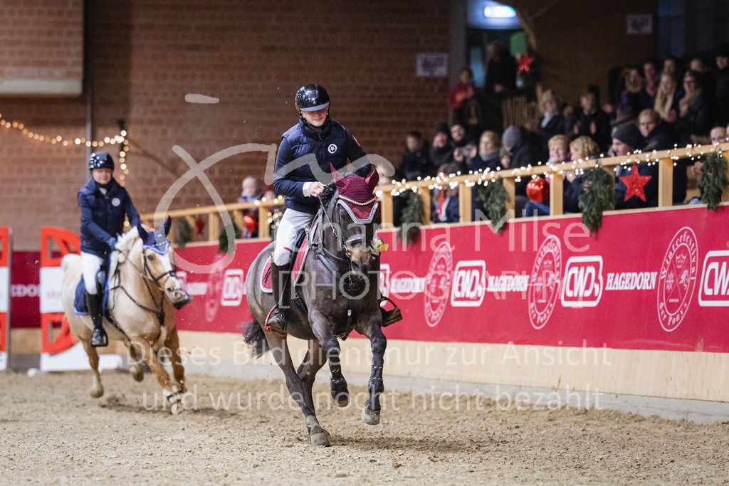 231118_PonyTrophy-328 | Deine schönsten Turniermomente als professionelle Fotos! Entdecke hochwertige Pferdesport-Fotografie im Online-Shop. Jetzt Fotos finden & bestellen!
