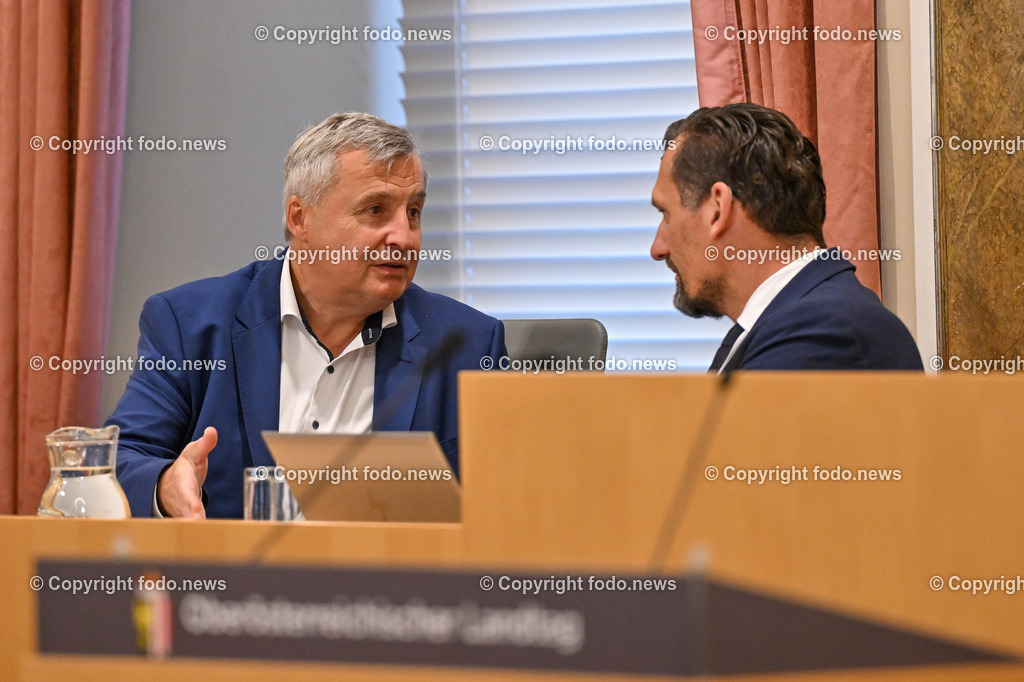 Landhaus Linz_ Promenade_ Landtagssitzung_ 19.09.2024-3 | 19.09.2024, Landhaus Linz AUT, Promenade, Landtagssitzung, im Bild Rudolf Hoscher (Direktor des Ooe Landesrechnungshofes), Thomas Schaeffer (Landesamtsdirektor Land Ooe)