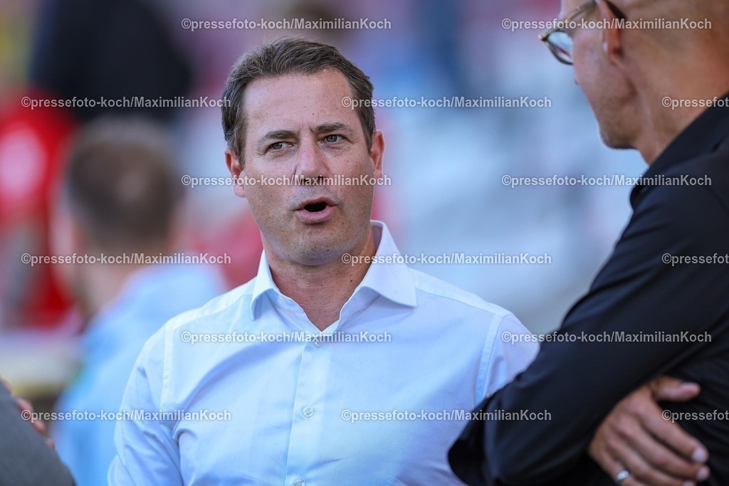 DFB18082501010 | 2025.08.18, Fußball, 1.Runde DFB-Pokal, Rot-Weiss Essen - Borussia Dortmund, Stadion Hafenstraße, Saison 2025 2026: Geschäftsführer Sport Lars Ricken (BVB #lr)   DFB regulations prohibit any use of photographs as image sequences and or quasi-video.