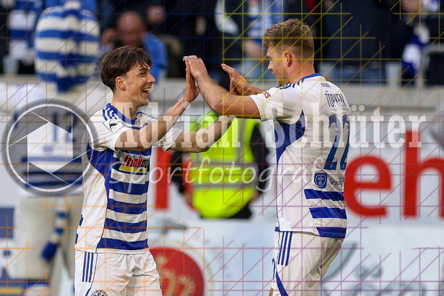 22.03.2026, GER, Fussball, Herren, 3. Liga, Saison 2025/2026, MSV Duisburg - 1860 München | Thilo Töpken (MSV Duisburg) Torjubel, jubelt mit Jan-Simon Symalla (MSV Duisburg) nach seinem Treffer zum 2:1 
