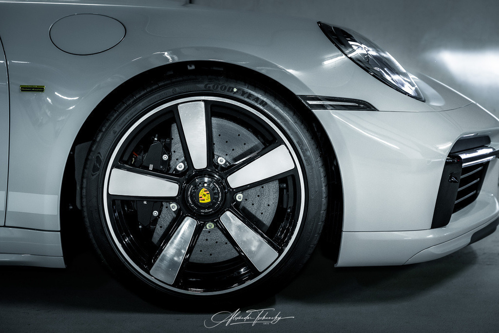 R6PZ3548 _Alexander Tschuncky | Entdecken Sie die faszinierende Welt von Alexander Tschuncky Arts: Kreative Fotografie, atemberaubende Automobilkunst und hochwertiger Bilderdruck. Lassen Sie sich inspirieren! - Realisiert mit Pictrs.com