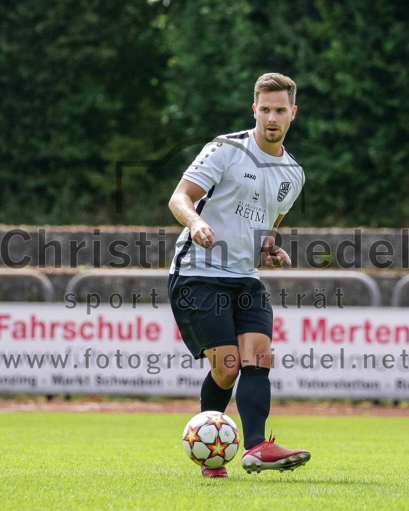 2023-07-23_057_SV_Anzing_gegen_SC_Kirchasch | Anzing, Deutschland, 23.07.2023:
Fußball, Kreisliga 2023 / 2024, Testspiel, SV Anzing gegen SC Kirchasch, Endergebnis: 5:1

Daniel Deutschbein (SV Anzing, #15)

Foto: Christian Riedel / fotografie-riedel.net