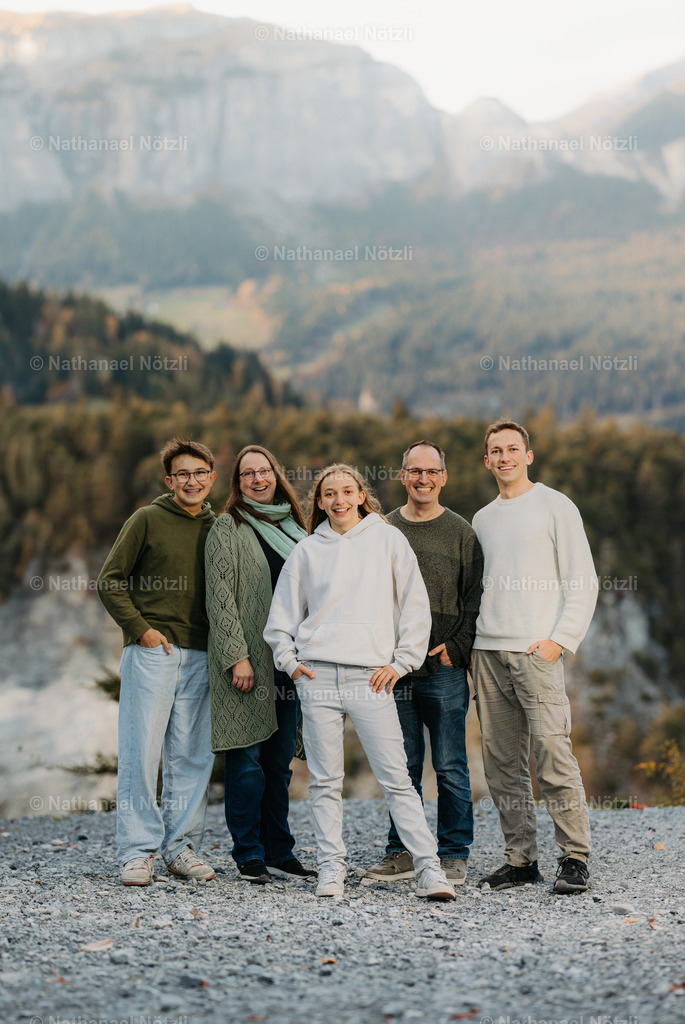 Familienshooting-25-2923 | Nathanael Nötzli - Realisiert mit Pictrs.com